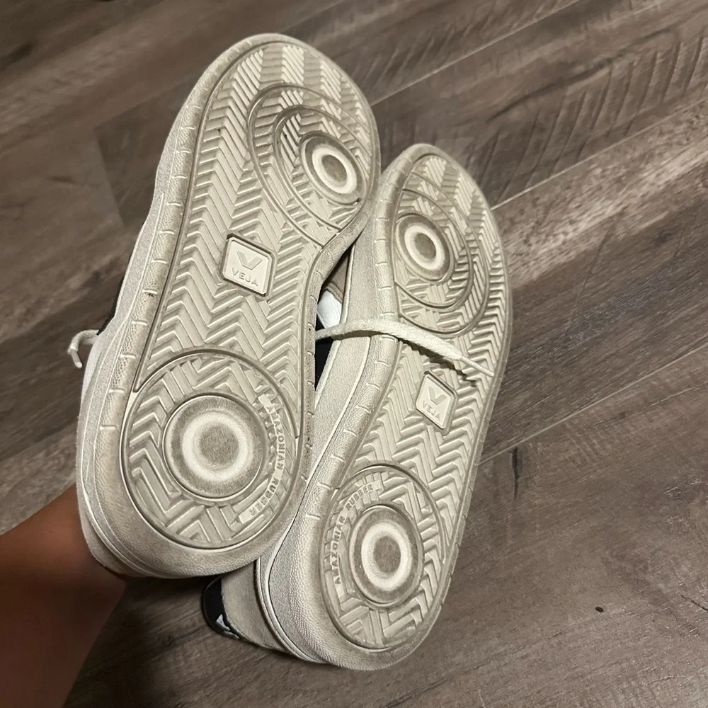 Veja V-10 Leather White Black Sahara EU 47 12.5